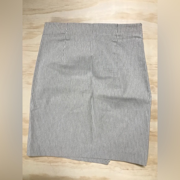 Dynamite mini skirt size small - Picture 2 of 2